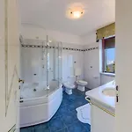 Βίλα Luxury Lakeside Retreat With Pool Near Stresa! Maggiore Romanza Brisino