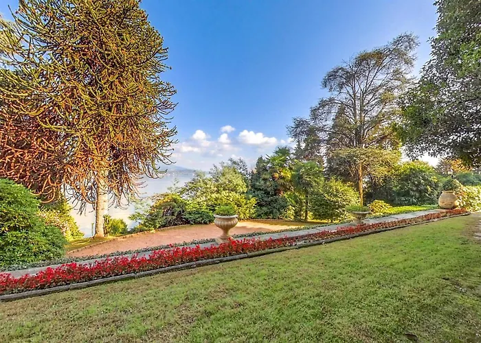 Luxury Lakeside Retreat With Pool Near Stresa! Maggiore Romanza *