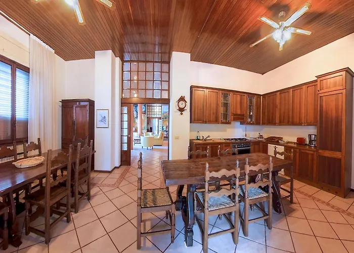 Luxury Lakeside Retreat With Pool Near Stresa! Maggiore Romanza Villa